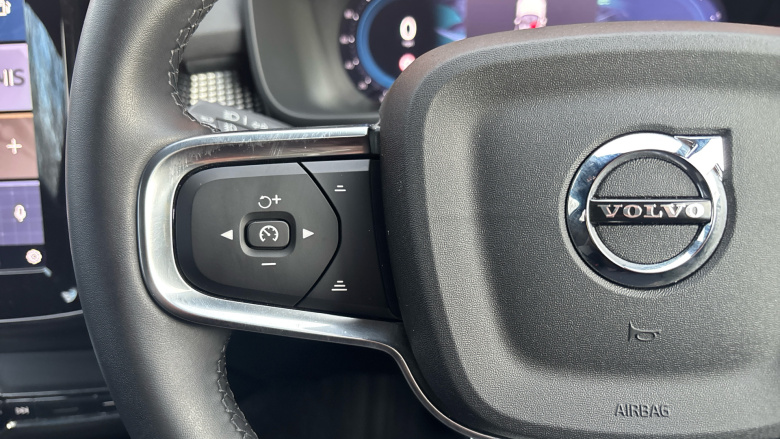 Volvo XC40 2.0 B4P Plus Dark 5dr Auto Petrol Estate